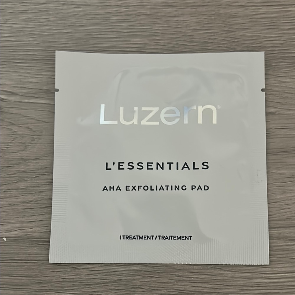 AHA Exfoliating Pad - White